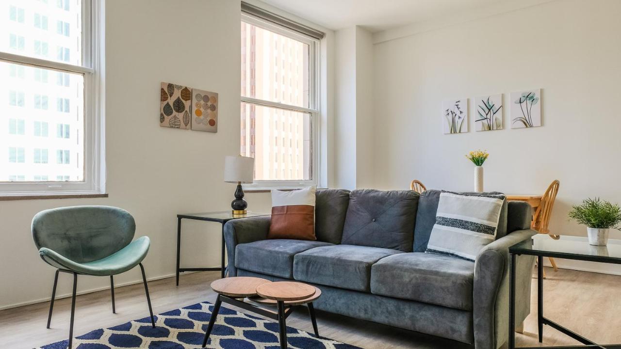 Frontdesk Lofts At 629 Euclid Downtown Cleveland Apartamento Quarto foto